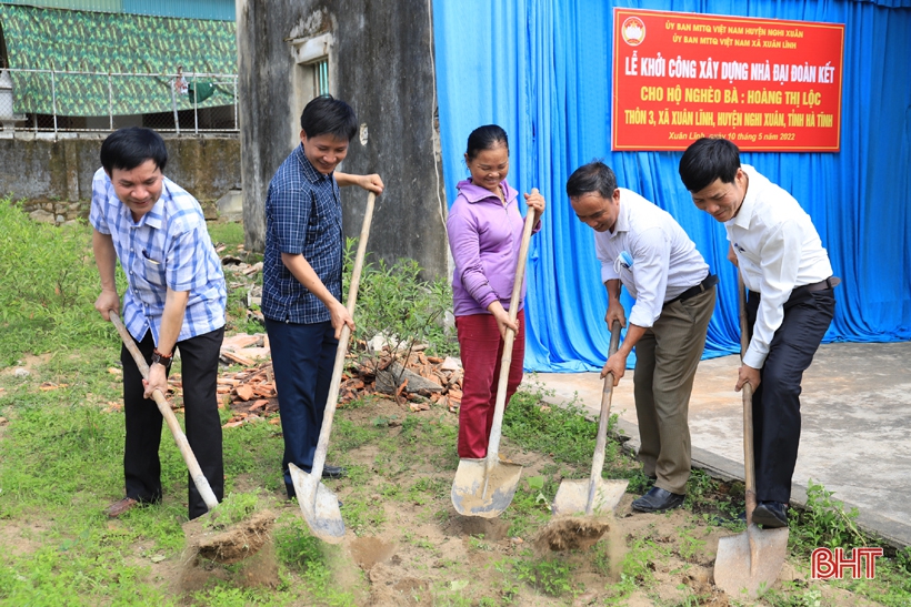 Khởi công xây dựng và bàn giao nhà ở cho hộ nghèo ở Nghi Xuân, Can Lộc